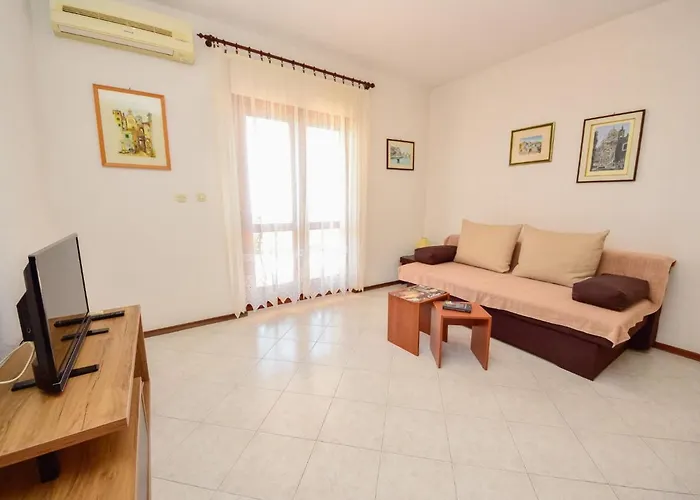 公寓 Lucija-1 By Interhome