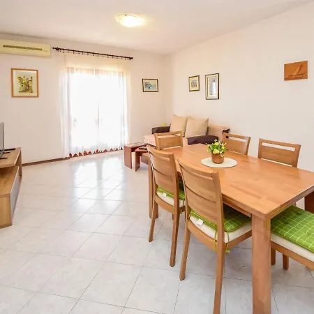 Lucija-1 By Interhome טרוגיר